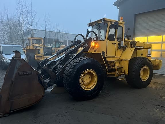 Volvo L120 med mye utstyr. Vi tar innbytte. 1991